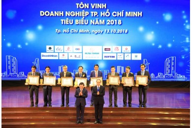 Hòa Bình vinh dự Top 10 Doanh nghiệp TP.HCM tiêu biểu 2018
